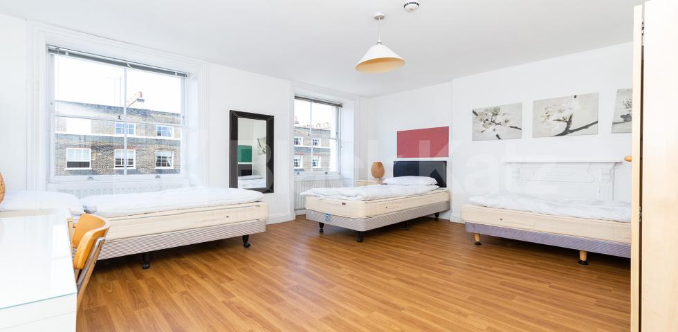 			MINS TO UCL, SOAS & LSE, 4 Bedroom, 1 bath, 1 reception Flat			 Bedford Place, BLOOMSBURY